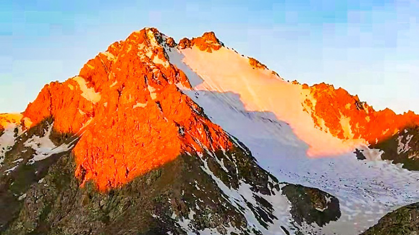 阿尼岗噶尔雪山