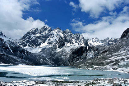 阿尼岗噶尔雪山
